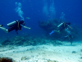 Arne with Discover Scuba StudentsIMG 3108